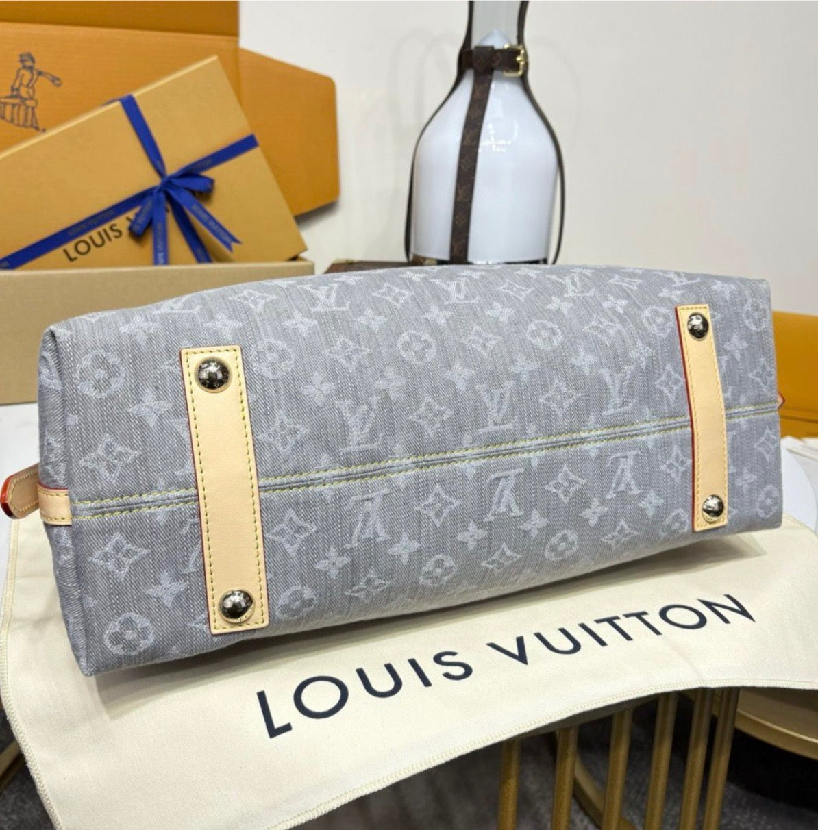 LV CarryAll MM